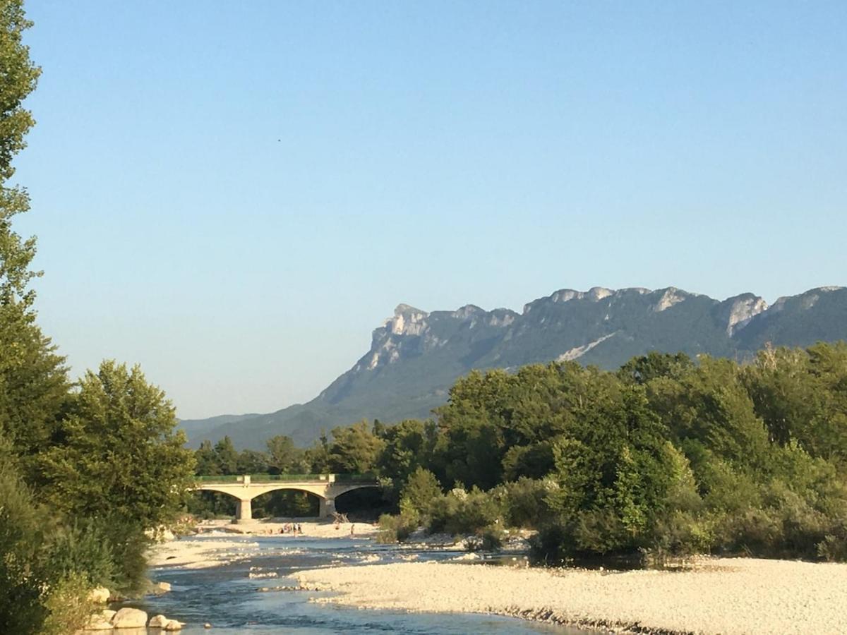 Maison De Vacances Avec Ses Petits Chalets Aouste-sur-Sye エクステリア 写真