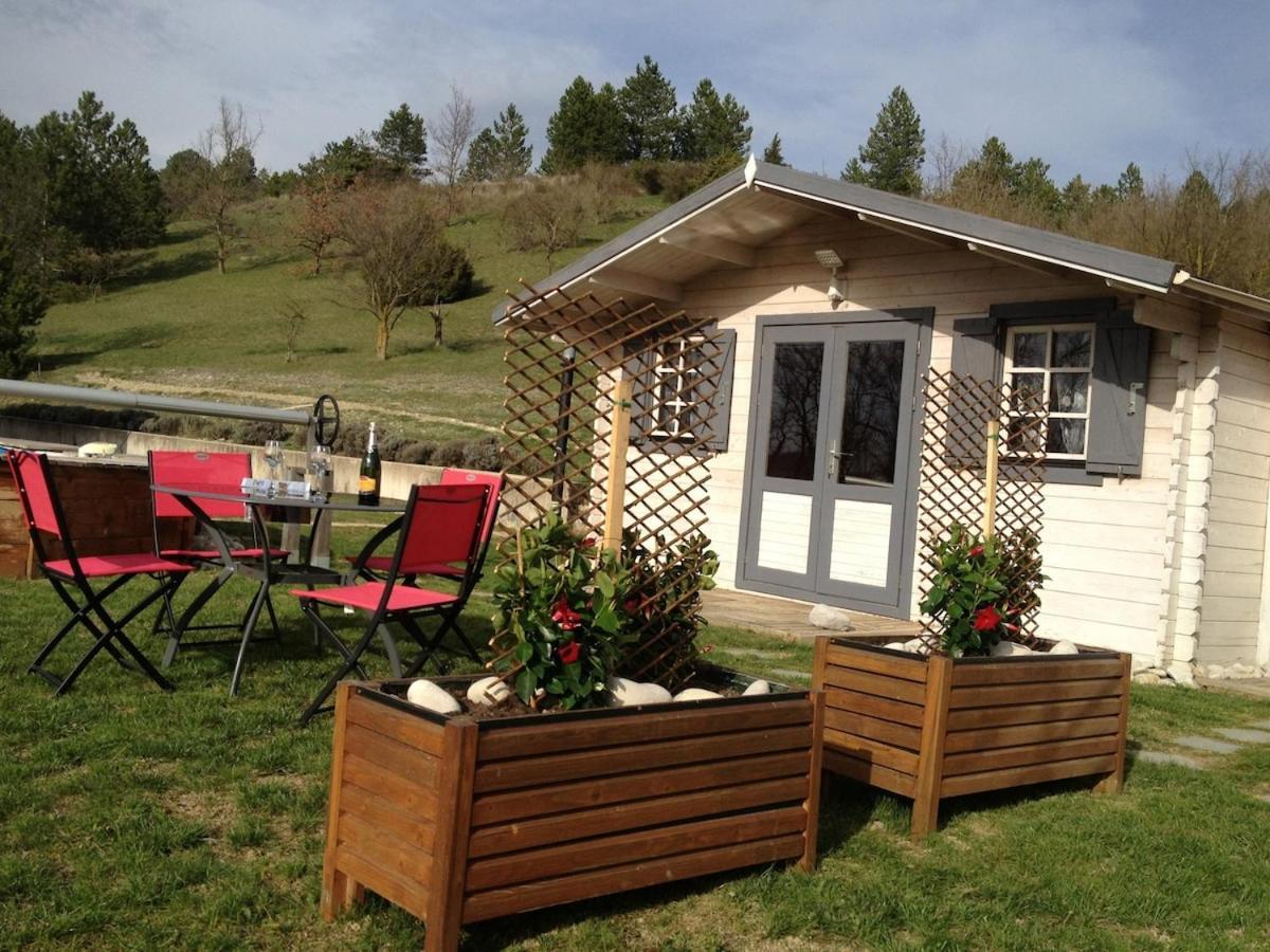 Maison De Vacances Avec Ses Petits Chalets Aouste-sur-Sye エクステリア 写真