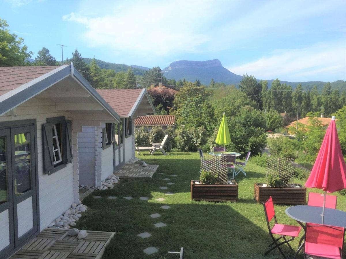 Maison De Vacances Avec Ses Petits Chalets Aouste-sur-Sye エクステリア 写真